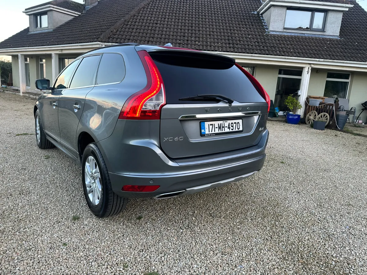 Volvo XC60 2.0 D SE 2017 Lovely Jeep - Image 5