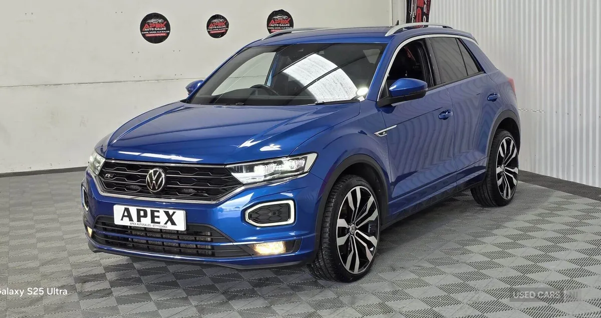 Volkswagen T-Roc DIESEL HATCHBACK - Image 2
