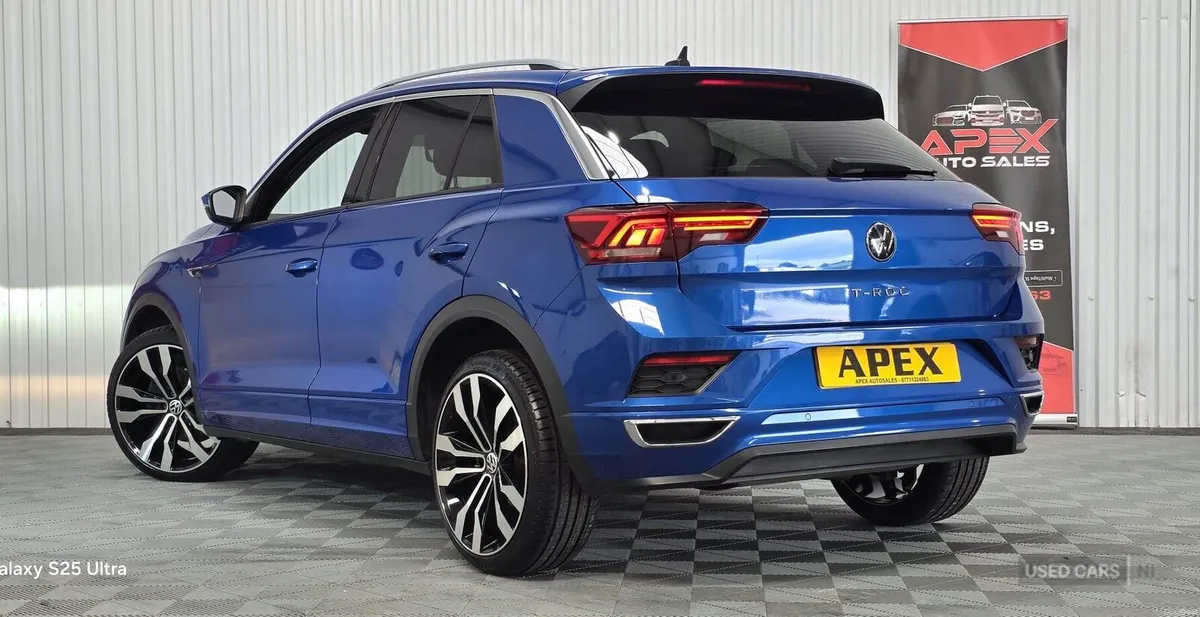 Volkswagen T-Roc DIESEL HATCHBACK - Image 3