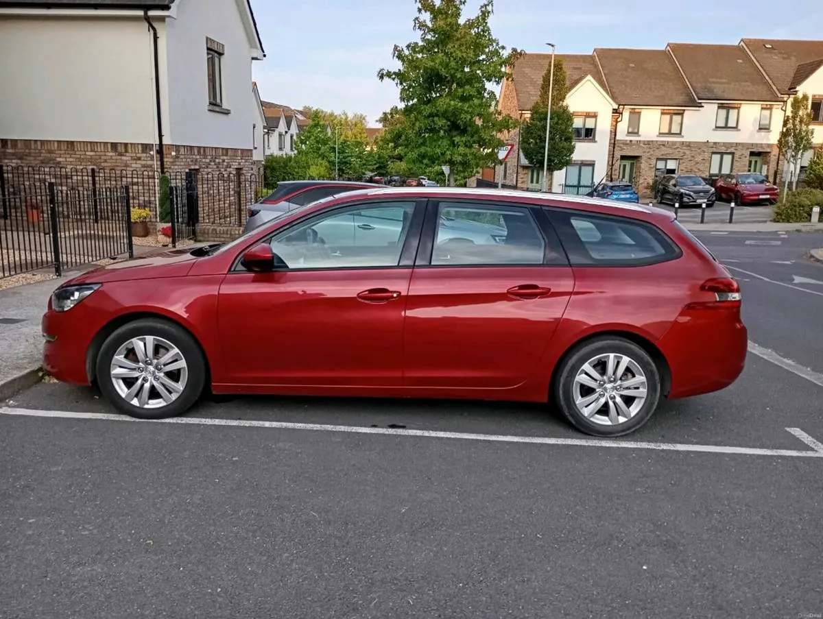 Car - Image 4