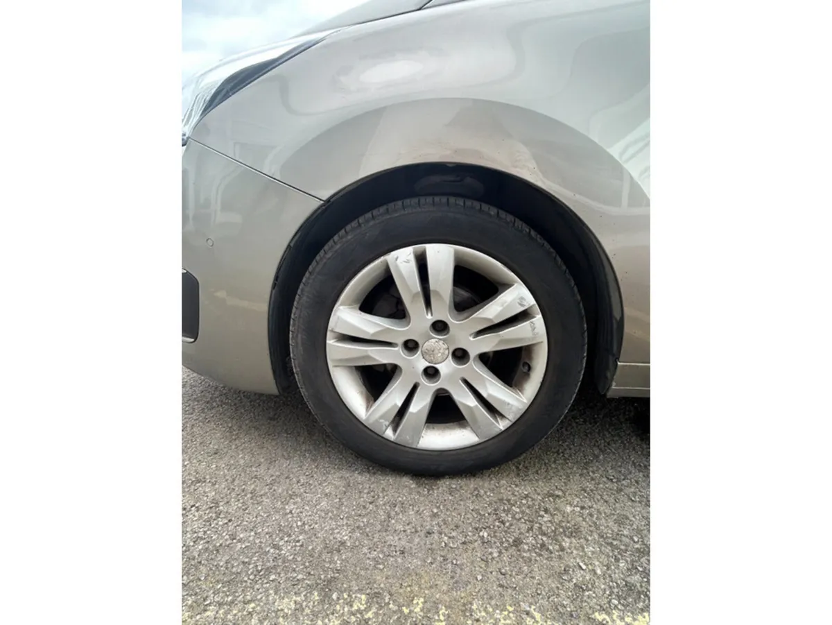 Peugeot 5008 2015 - Image 6