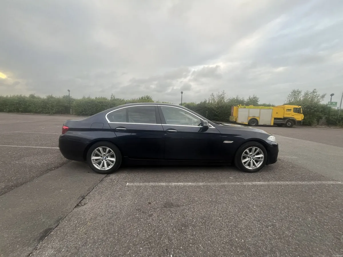 BMW 5-Series - Image 6