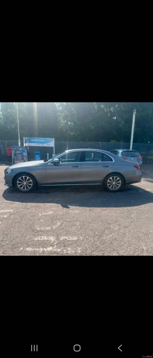 2016 Mercedes-Benz E220 Diesel - Image 3