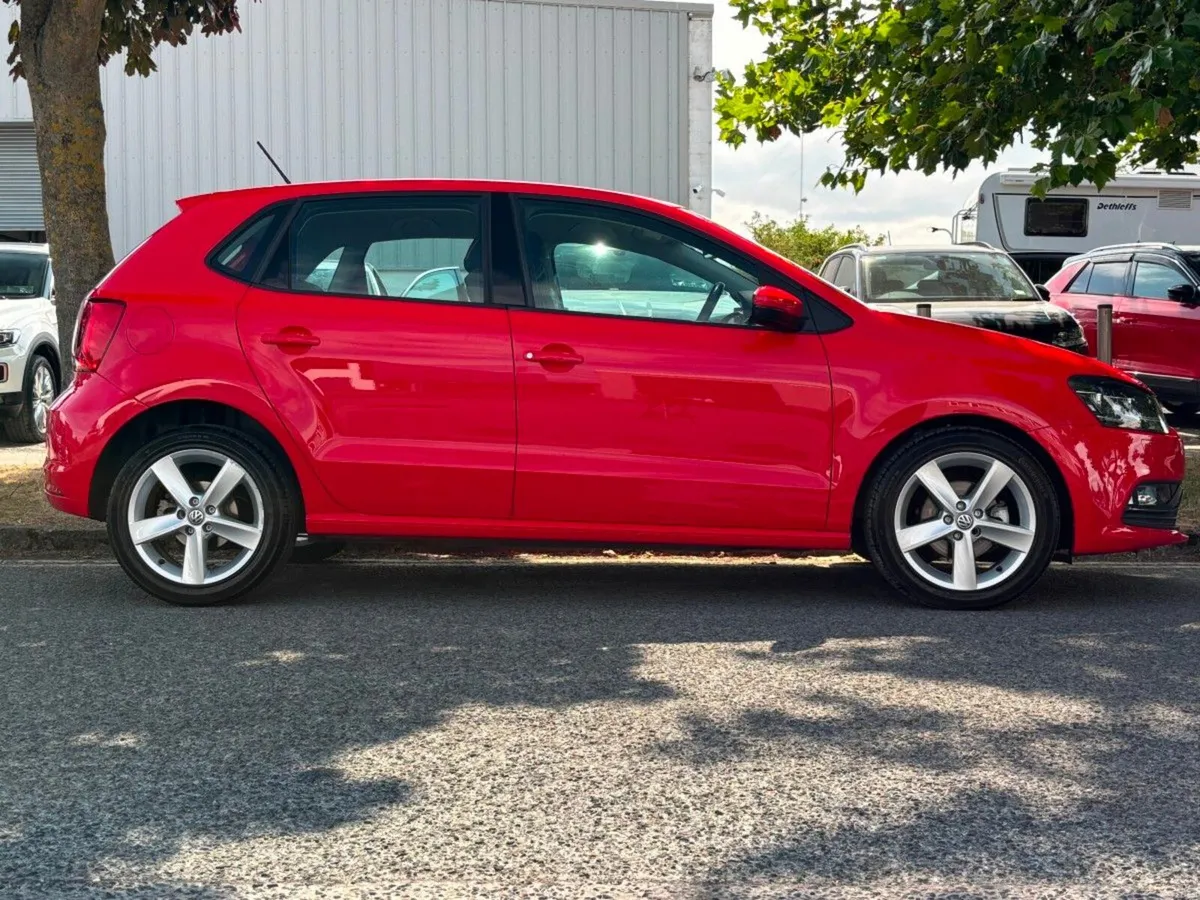 Volkswagen Polo 1.2 COMFORTLINE PETROL AUTO 5DR NE - Image 5