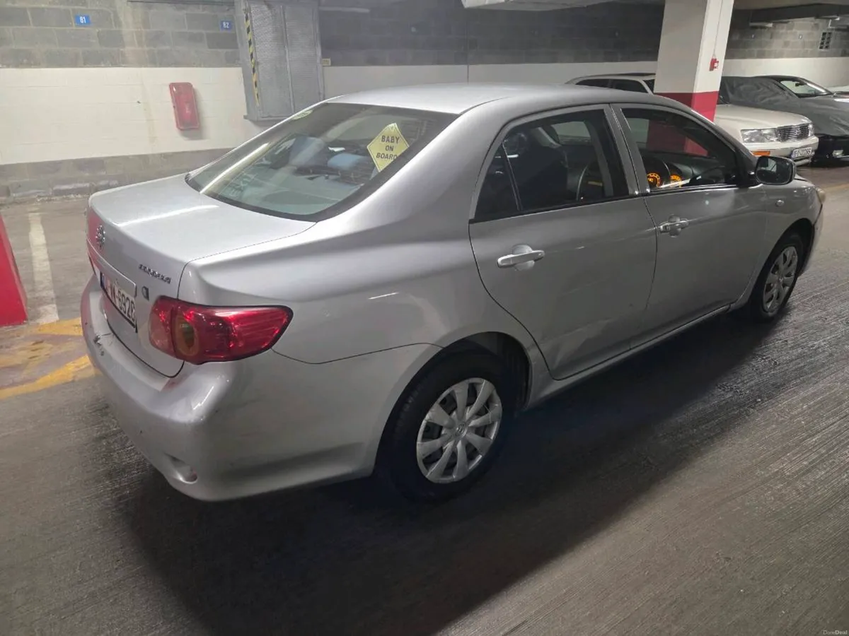 Toyota corolla - Image 3
