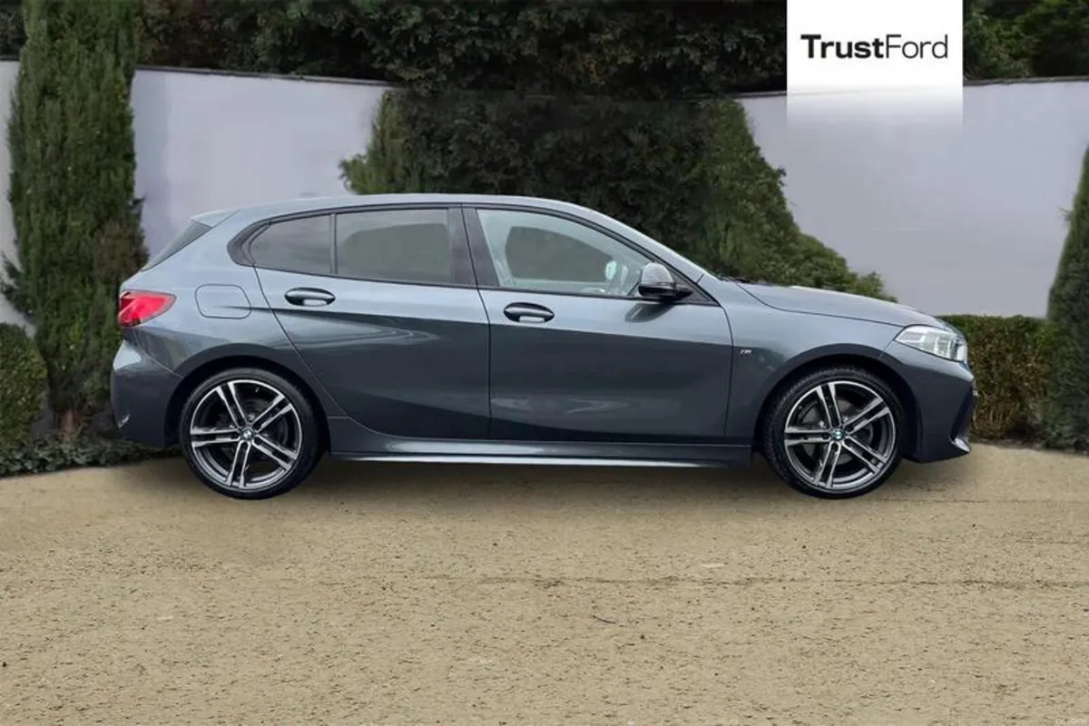 BMW 1-Series 118i - Image 3