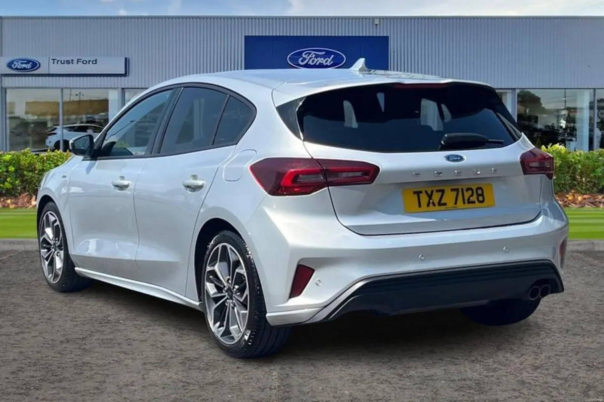 Ford Focus ST-Line X - Image 2