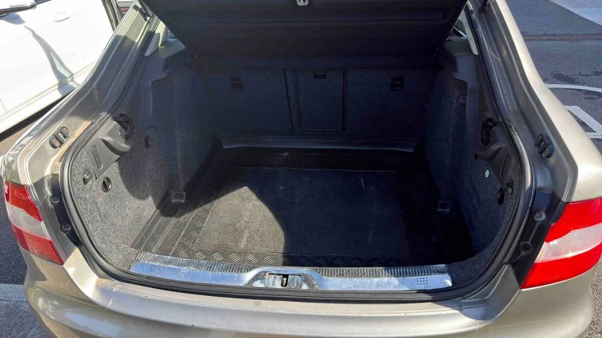 2011 SKODA SUPERB 1.6TDI 105BHP - Image 5