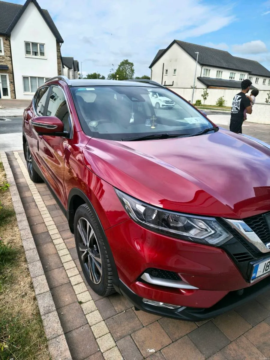 Nissan Qashqai 1.2 SV Premium SS Part LEA 4DR - Image 2
