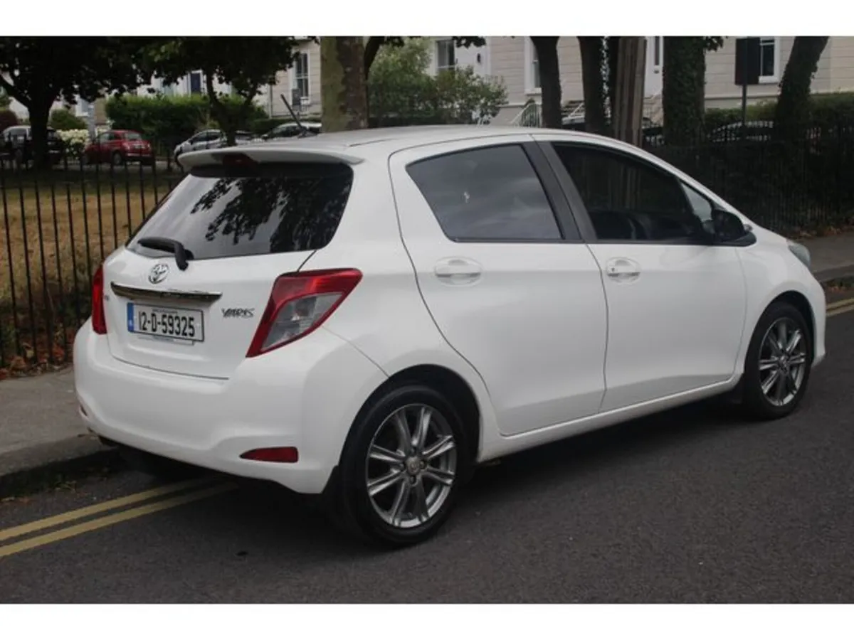 Toyota Yaris 1.3 1/2 Leather - Park Camera -Phone - Image 5