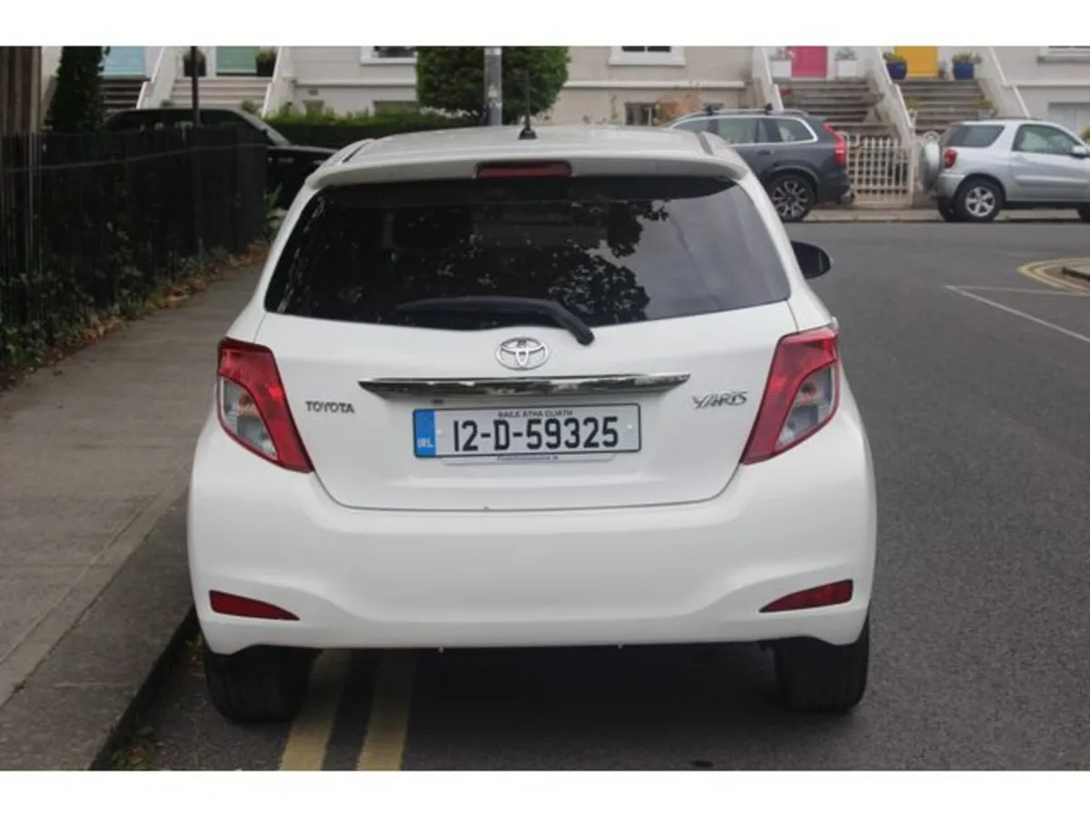 Toyota Yaris 1.3 1/2 Leather - Park Camera -Phone - Image 6
