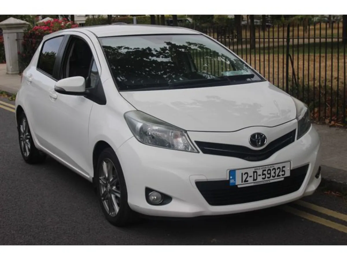 Toyota Yaris 1.3 1/2 Leather - Park Camera -Phone - Image 3