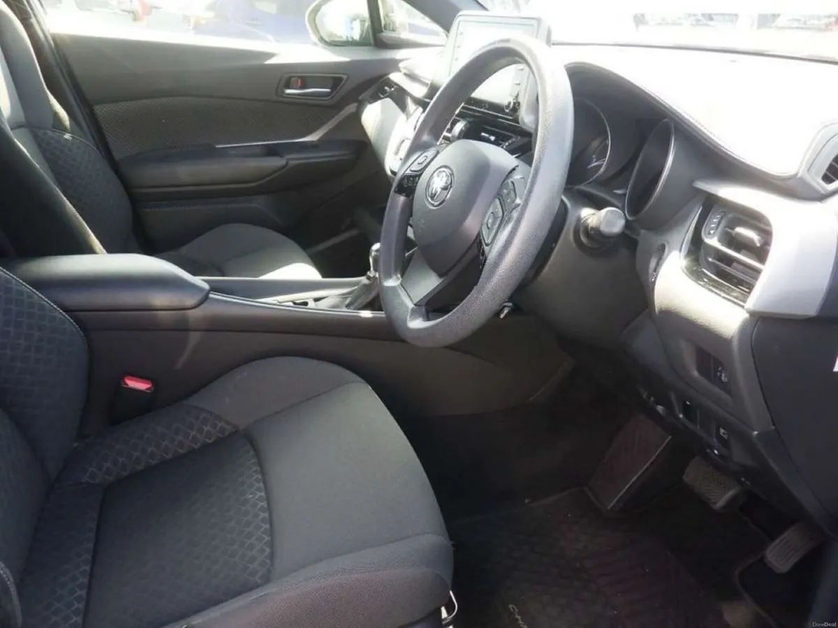 Toyota C-HR 1.8 HYBRID AUTOMATIC SUV - FACTORY ALL - Image 3