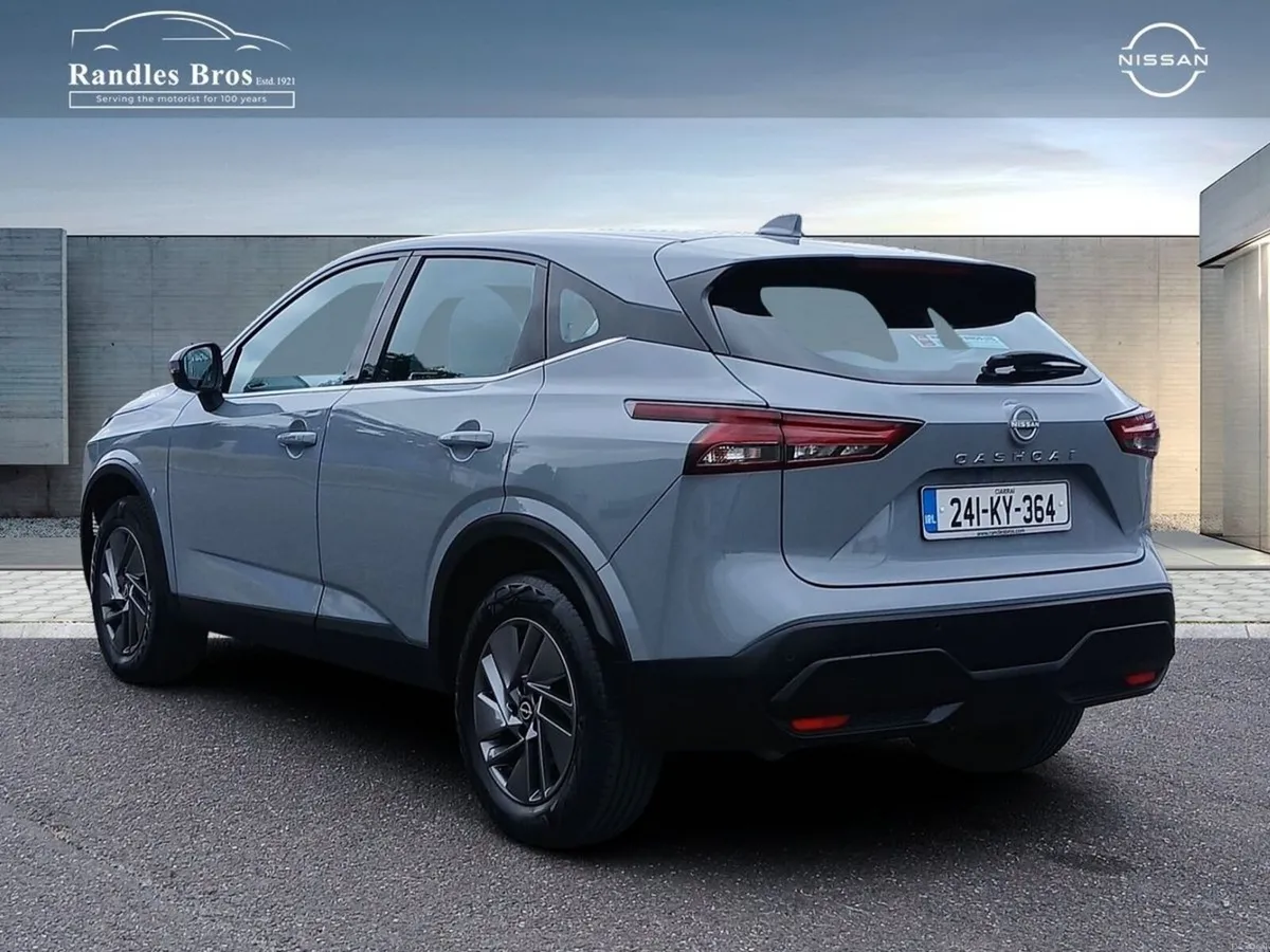 Nissan Qashqai 1.3 PET MILD HYBRID SV - Image 4