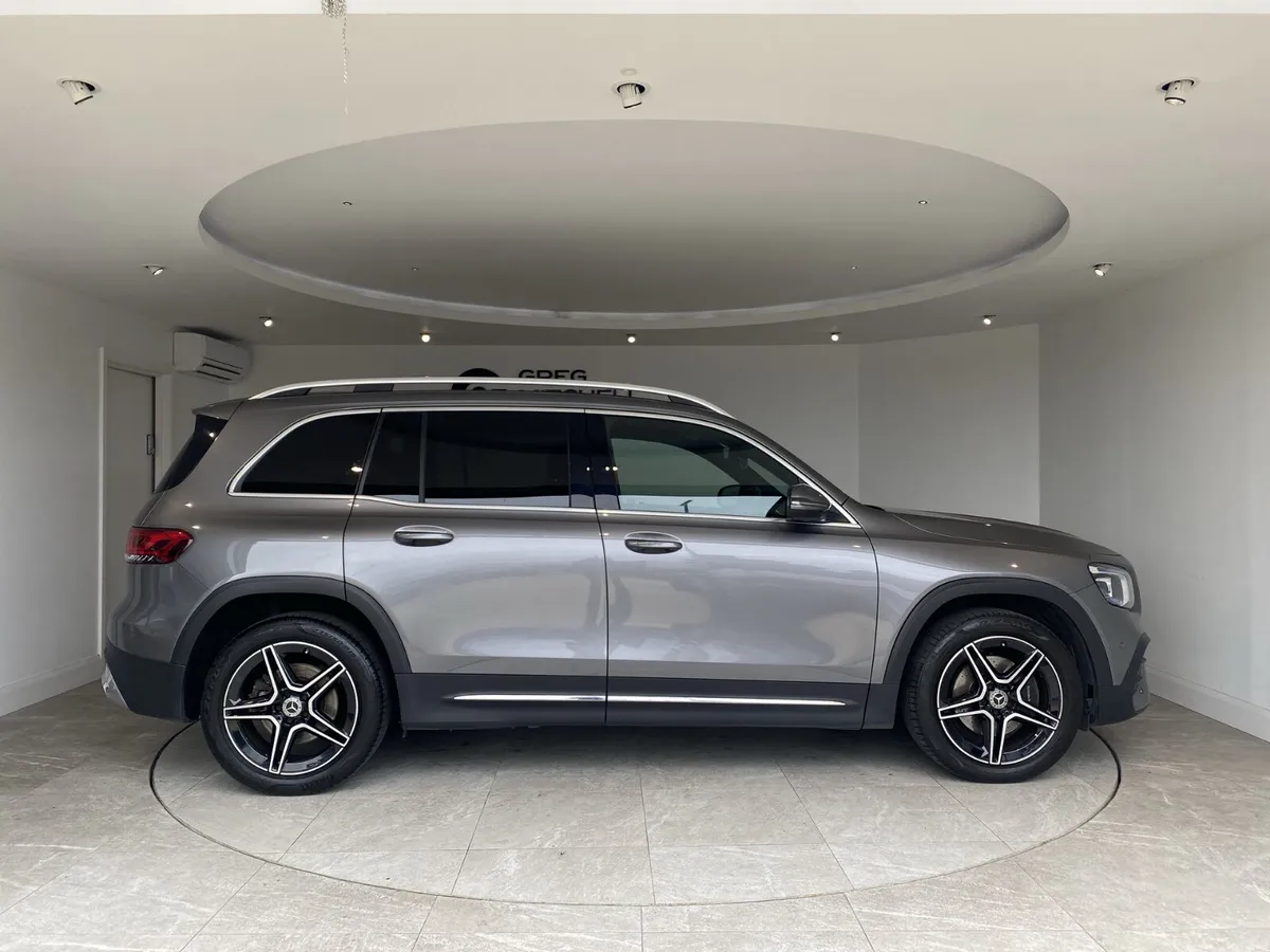 Mercedes-Benz GLB 2023 - Image 4