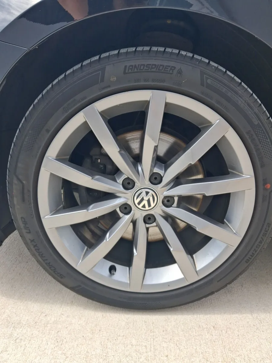 Volkswagen Passat 2019 - Image 3