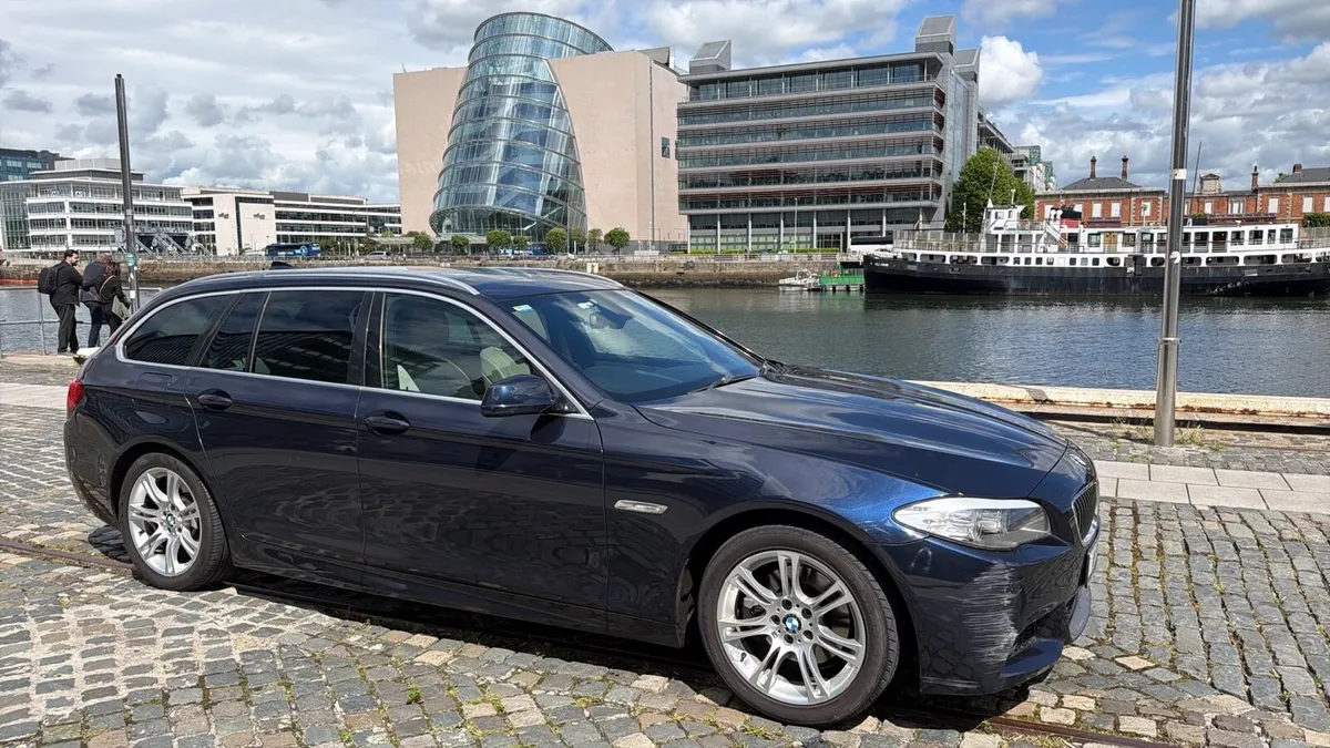 BMW 520 Estate - Image 2