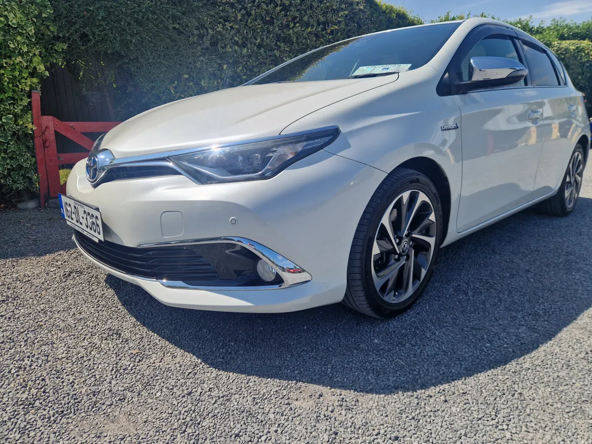 Toyota Auris Hybrid 2016 - Image 2