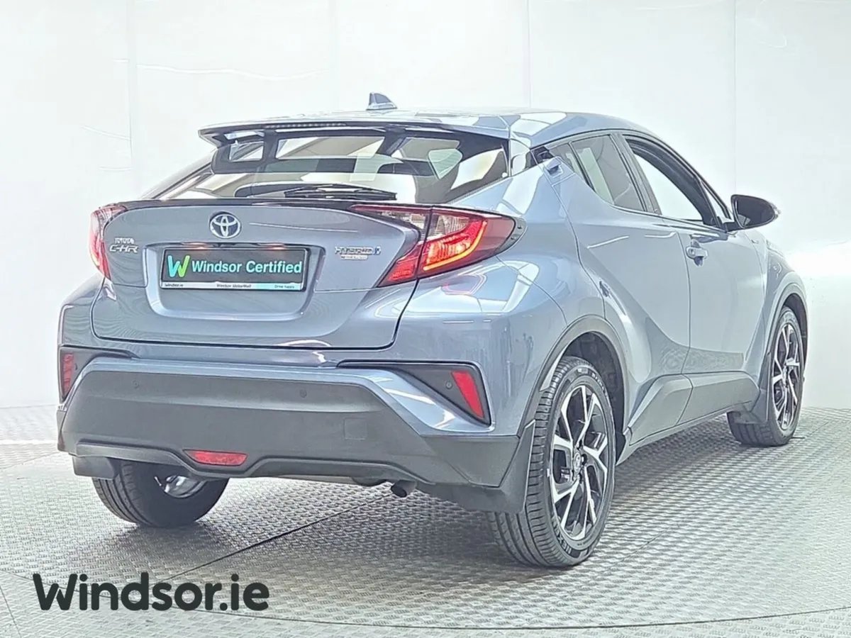 Toyota C-HR 1.8 HYBRID SPORT - Image 2