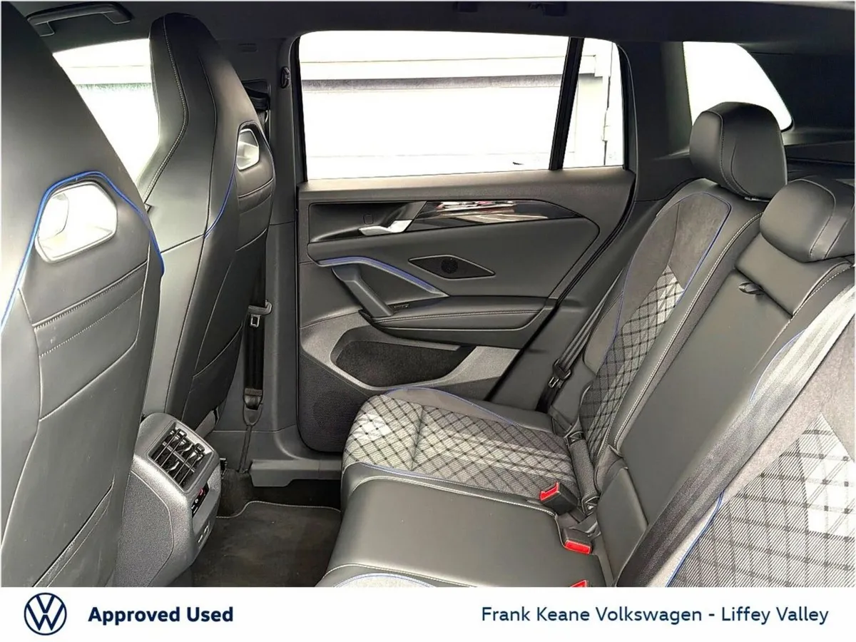 Volkswagen Tiguan R-LINE AUTO 1.5 PHEV DSG 204HP * - Image 6