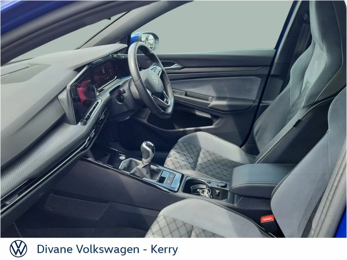 Volkswagen Golf R LINE 2.0 TDI 150 BHP - Image 4