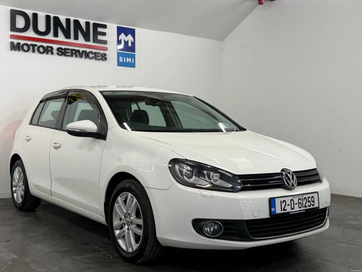 Volkswagen Golf **DSG **DUAL CLIMATE CONTROL **PIO - Image 4