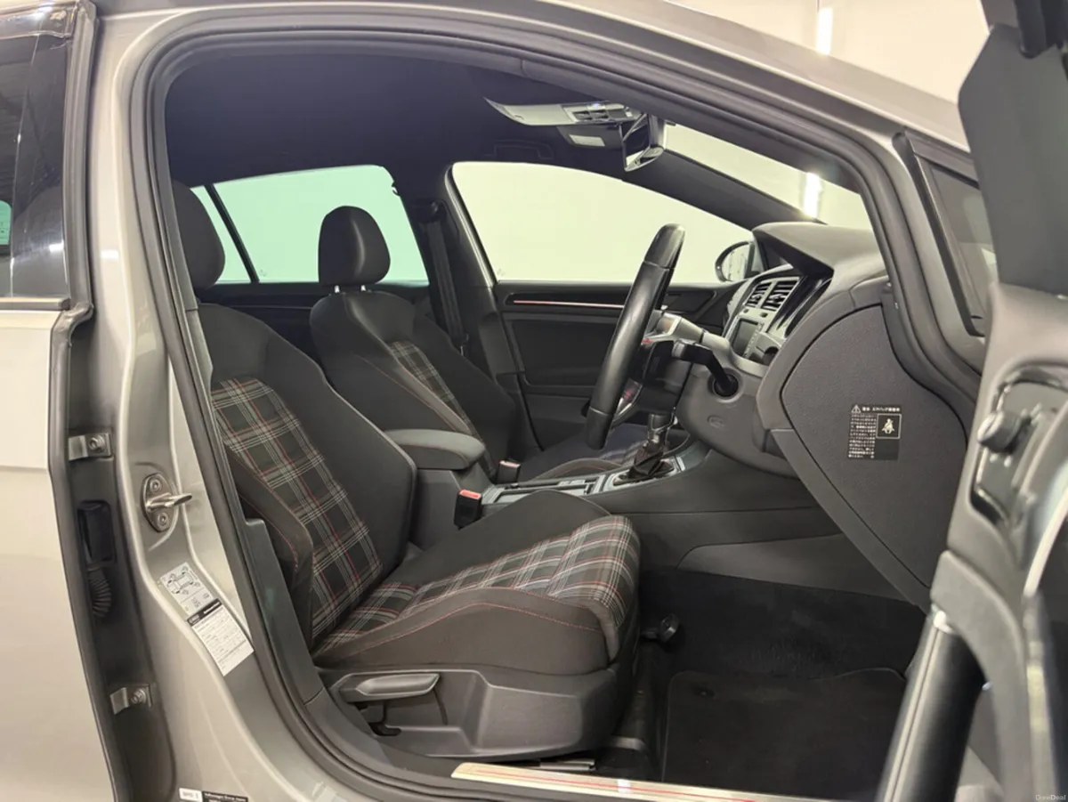 Volkswagen Golf **GTI **DSG **MULTI FUNCTION STEER - Image 5