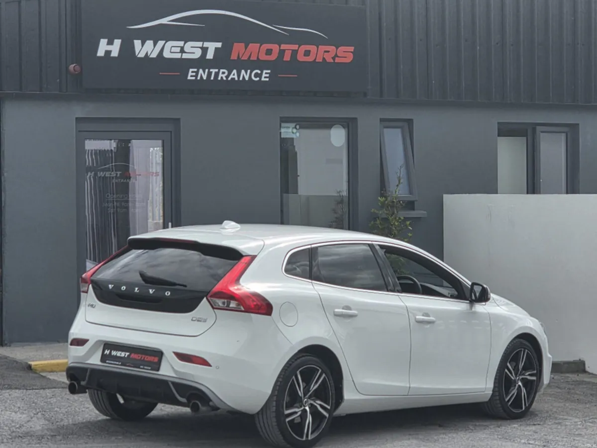 Volvo V40 2.0 D2 R-DESIGN PRO 120BHP 5DR 40 SERIES - Image 3