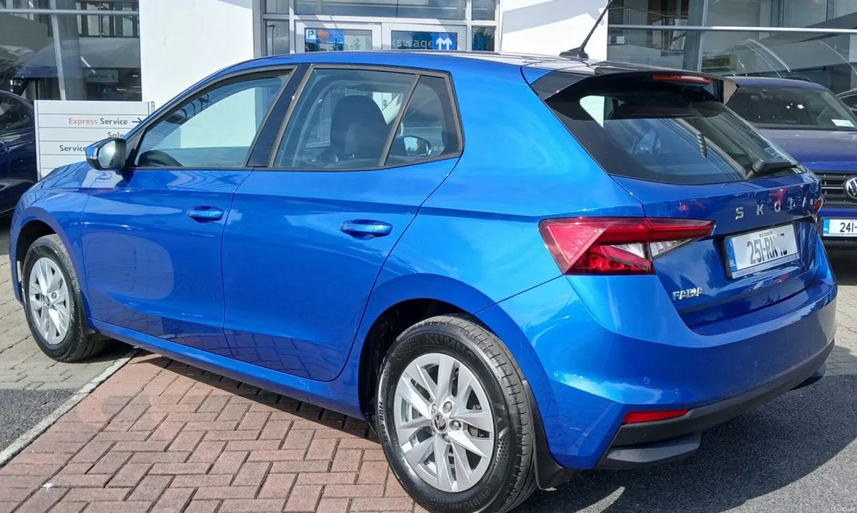 Skoda Fabia SELECTION 1.0MPI 80HP **REAR VIEW CAME - Image 4