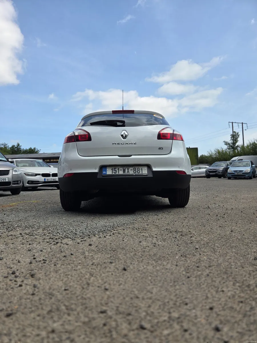 Pearl White Low Mileage Renault Megane - Image 5