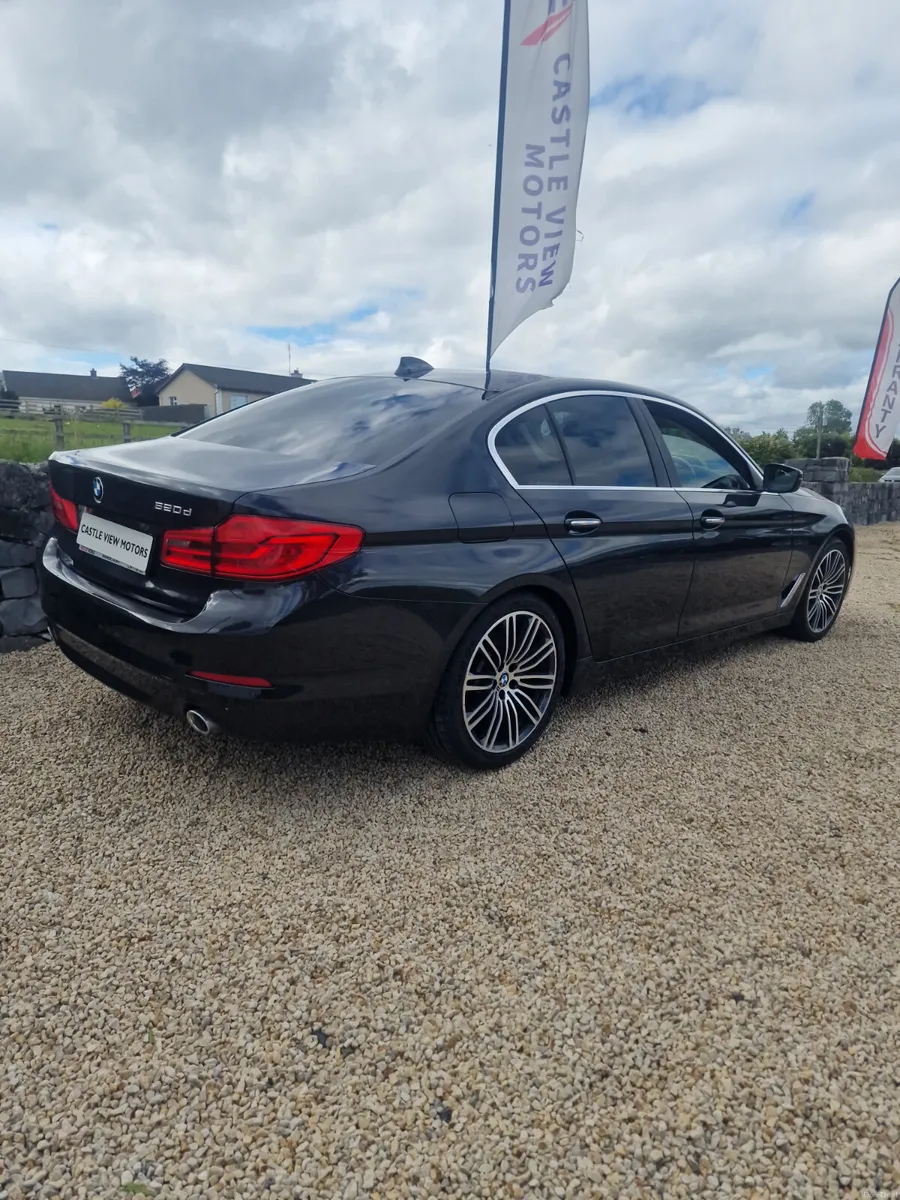 17 BMW 520d Xdrive Business edition - Image 4