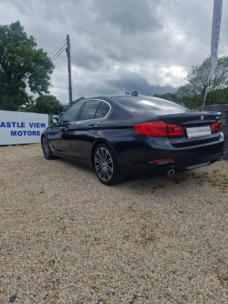 17 BMW 520d Xdrive Business edition - Image 2