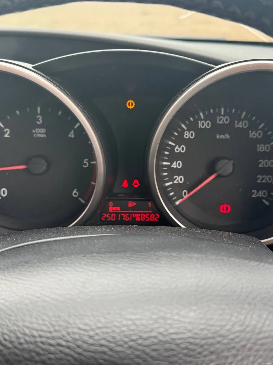 Mazda Mazda3 2011 - Image 3