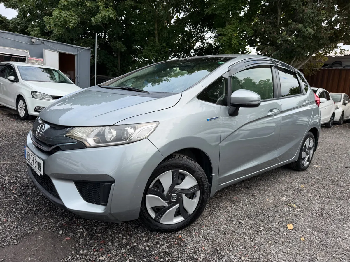 Honda Fit 2015 - Image 2