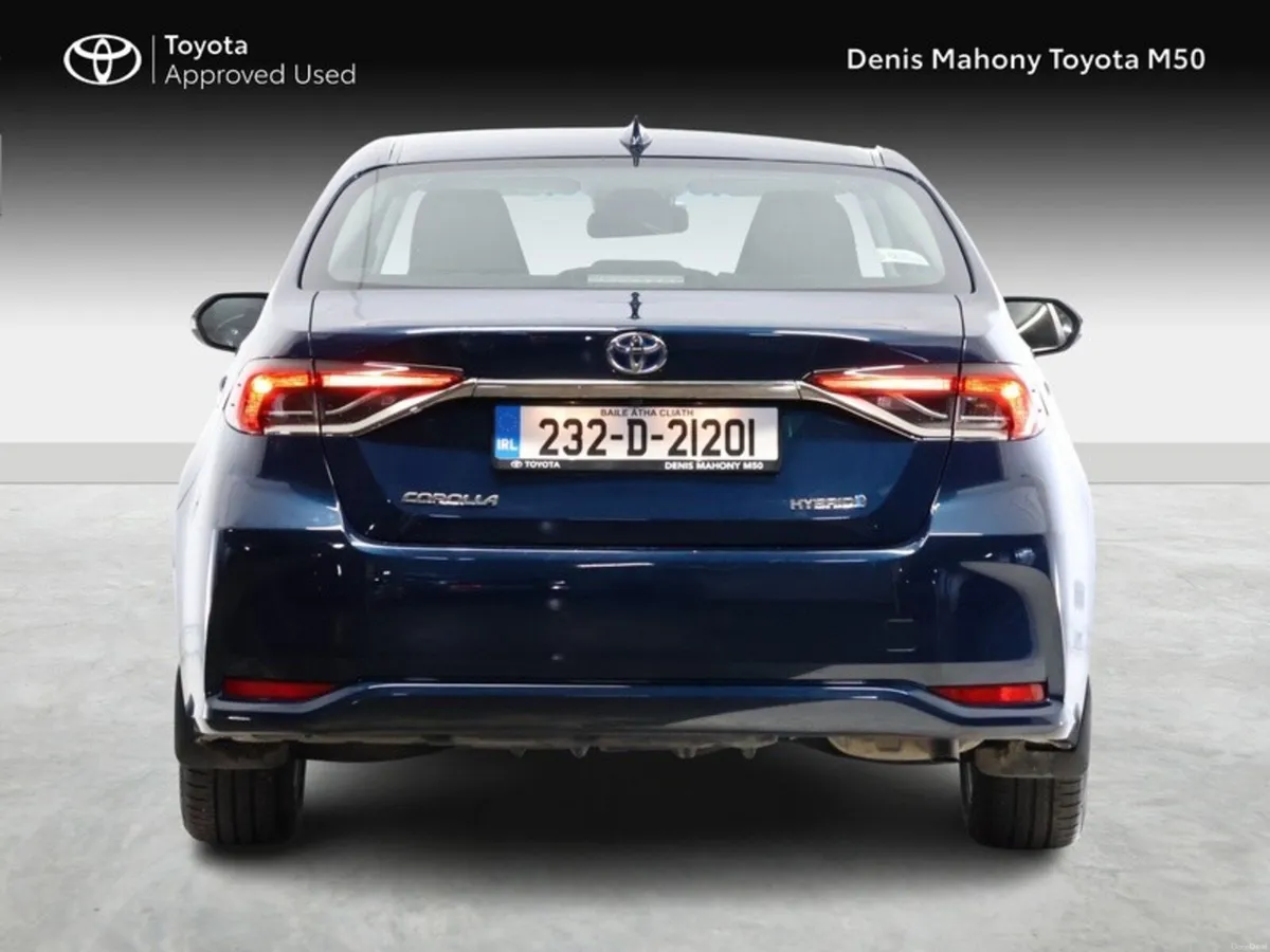 Toyota Corolla Luna Hybrid Saloon - Image 4