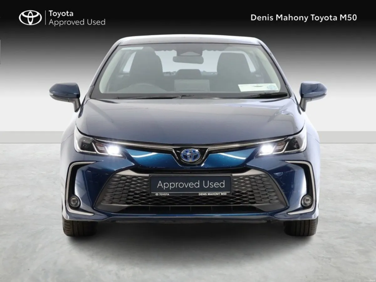 Toyota Corolla Luna Hybrid Saloon - Image 5