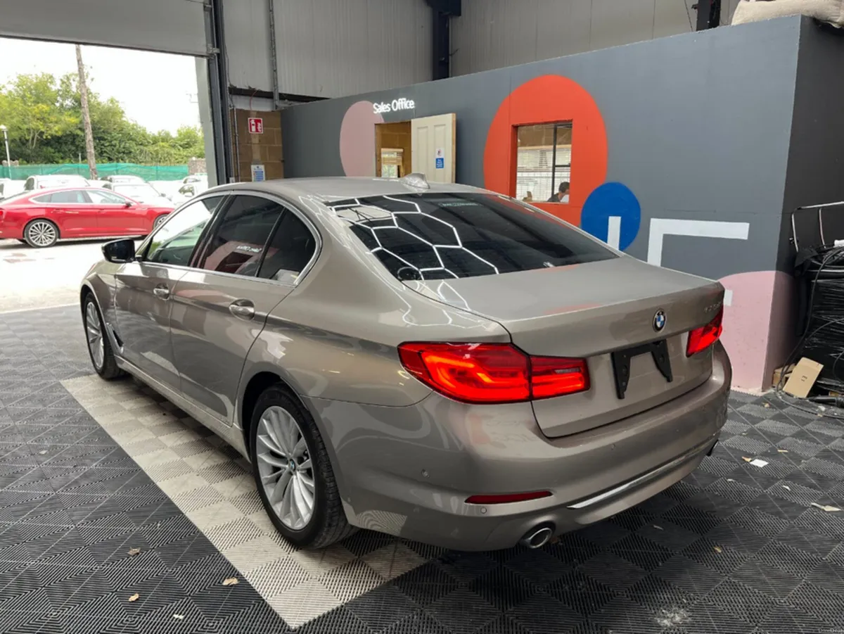 BMW 5-Series 2019 BMW 523D LUXURY 2.0 AUTOMATIC / - Image 4