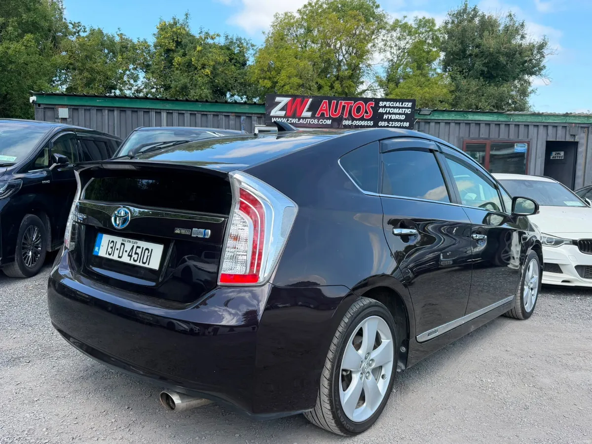 131 Toyota Prius Hybrid - Image 6