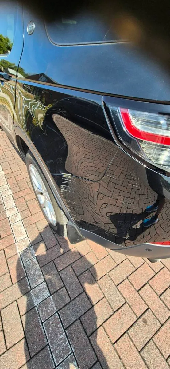 Landrover Discovery Sport HSE 7 seater - Image 2
