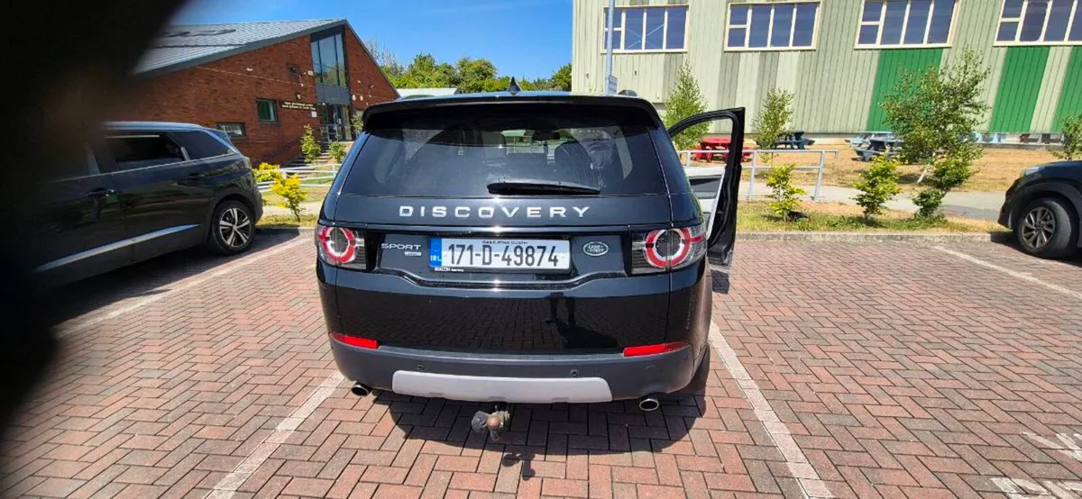 Landrover Discovery Sport HSE 7 seater - Image 3