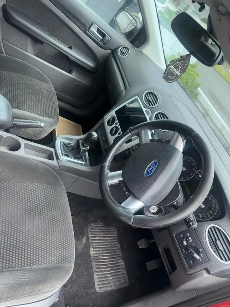 2007 Ford Focus - Image 4