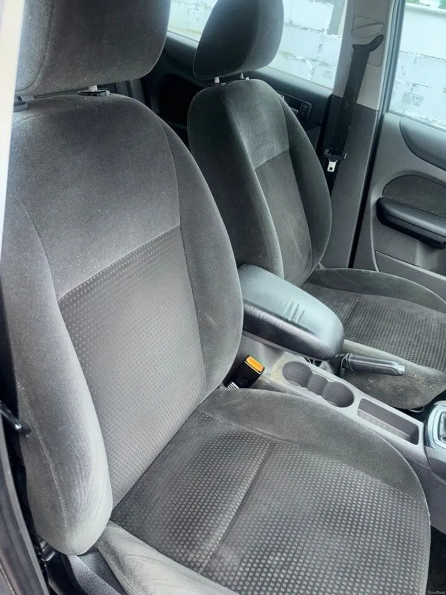 2007 Ford Focus - Image 6
