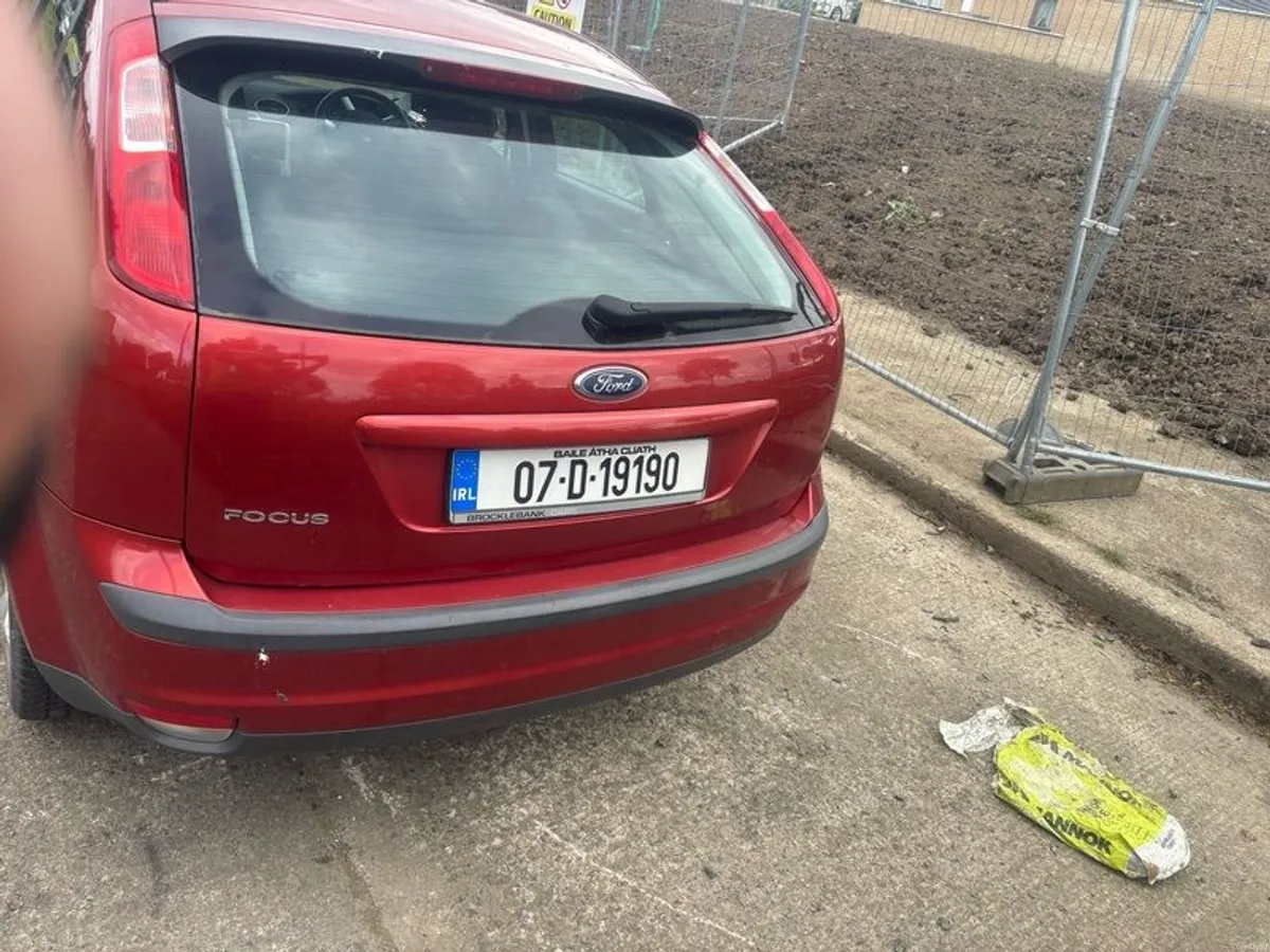 2007 Ford Focus - Image 2
