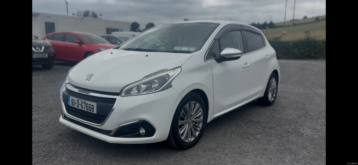 Peugeot 208 2016 1.2 automatic low kms - Image 3