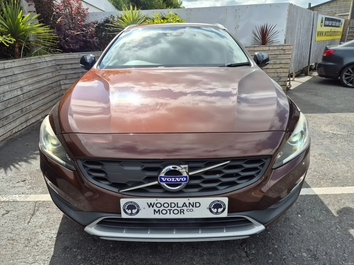 Volvo V60 2.0 D4 / SE CROSS COUNTRY / HIGH SPEC / - Image 4