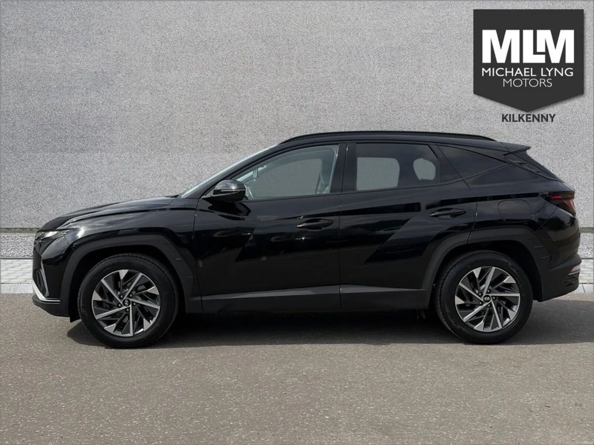 Hyundai Tucson ix35 Executive 5DR - Image 5
