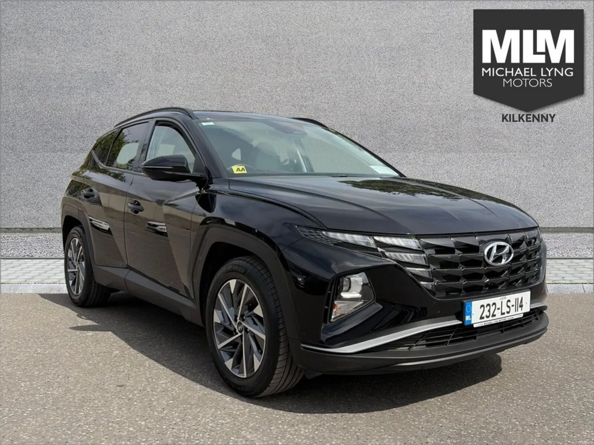 Hyundai Tucson ix35 Executive 5DR - Image 1