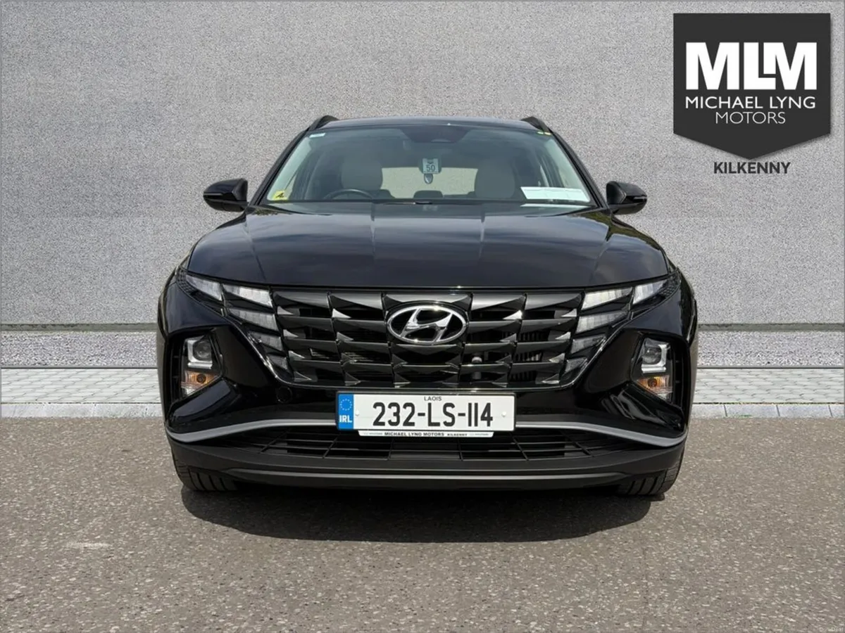 Hyundai Tucson ix35 Executive 5DR - Image 2