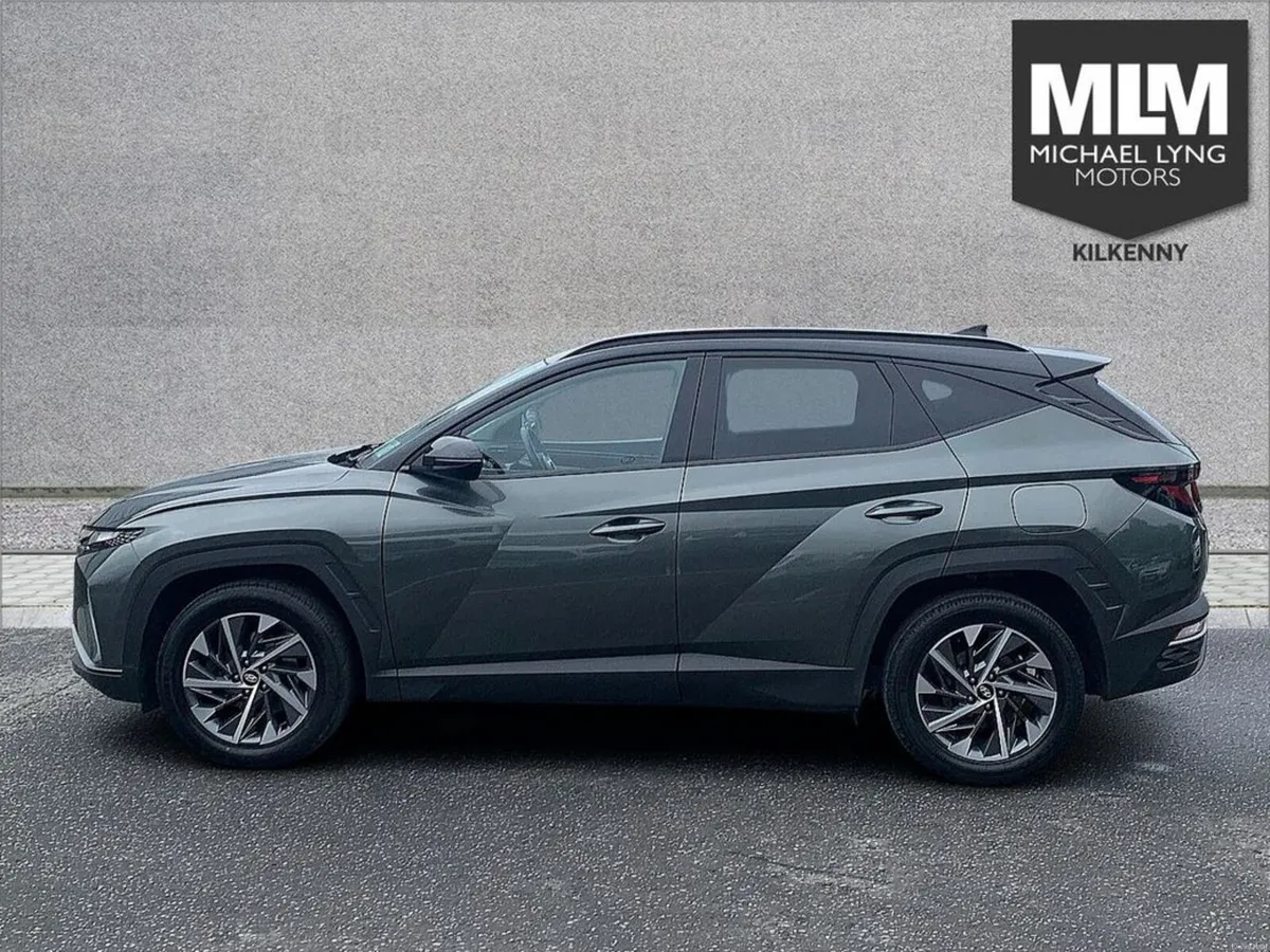 Hyundai Tucson 2WD Executive w.2 Tone Roof - Image 4