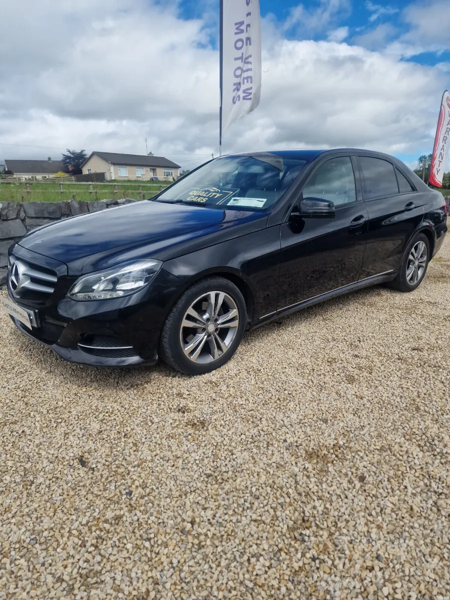 15 Mercedes-Benz E-Class Automatic - Image 4